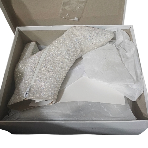 White Pointed-Toe Ankle Boots - Picture 5 of 7